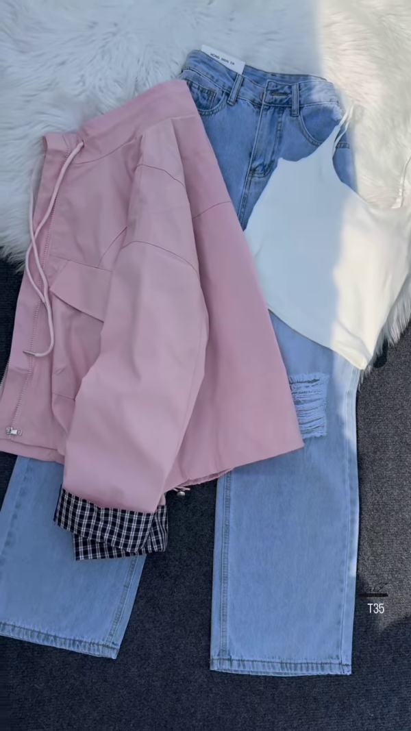 1102-2.png Utility Zip-Up Windbreaker with Straight-Cut Ripped Jeans – Urban Cool Look for Everyday Wear