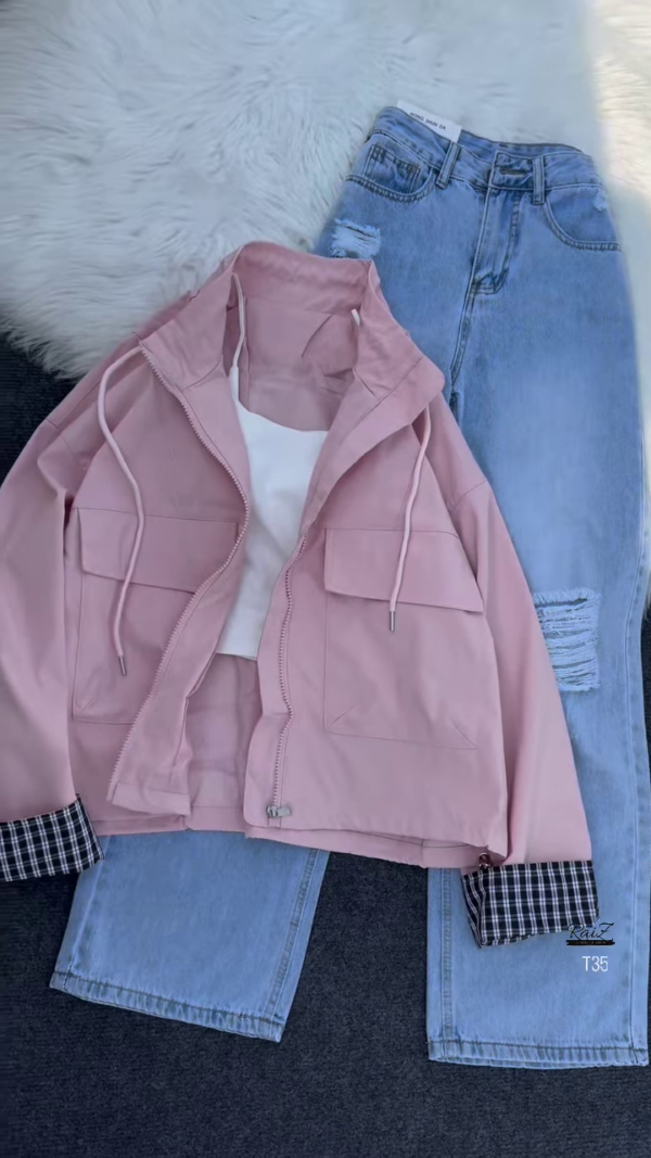 1102-3.png Utility Zip-Up Windbreaker with Straight-Cut Ripped Jeans – Urban Cool Look for Everyday Wear