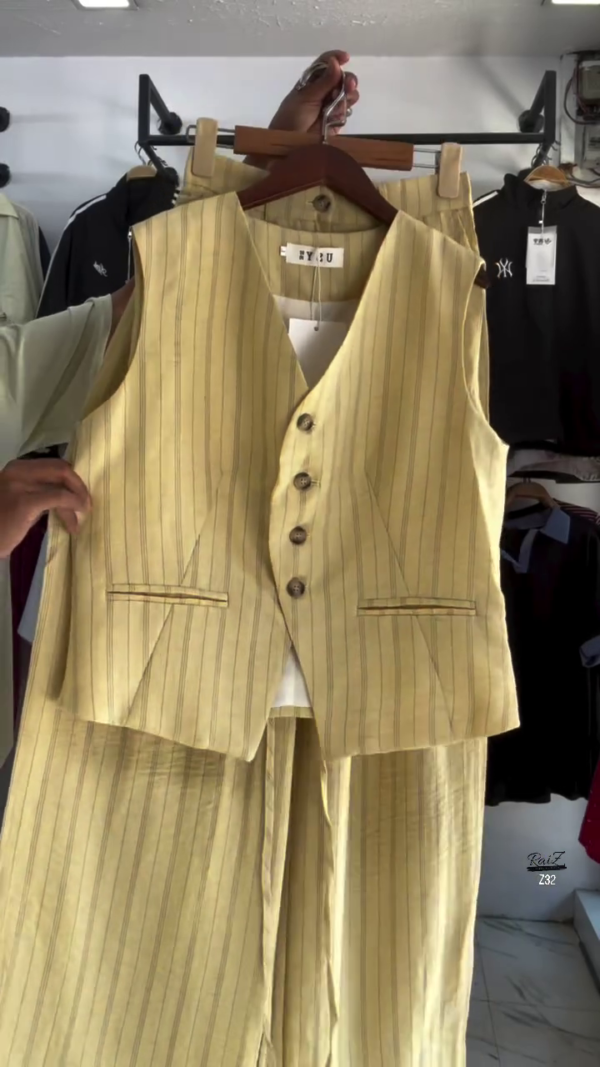 562-2.png White Striped Co-ord Set with Sleeveless Vest & Wide-Leg Pants