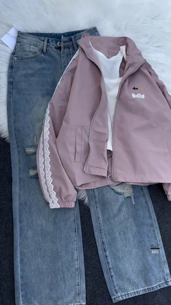 Cream Zip-Up Hoodie & Light Wash Jeans Set