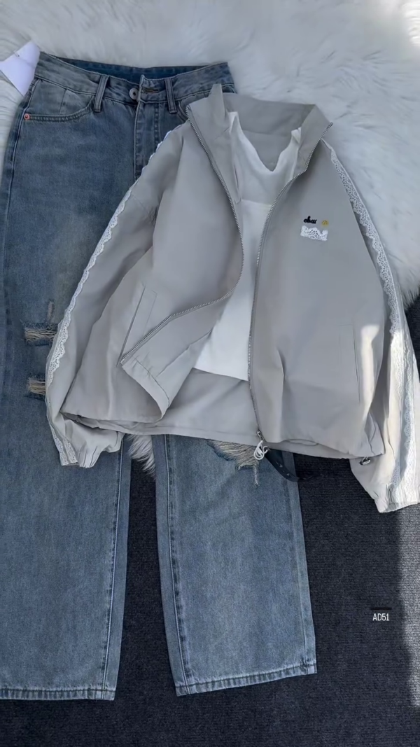 Cream Zip-Up Hoodie & Light Wash Jeans Set