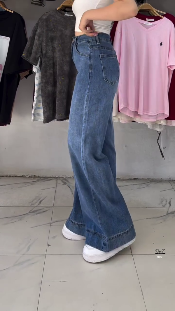 Classic High-Waist Wide-Leg Blue Jeans