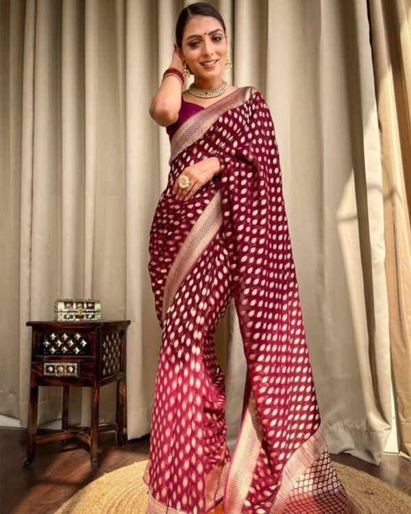 112_efa3a8f7-092c-4ef9-80dd-ee205f93b426-1.jpg Beautiful Maroon Color Banarasi Jacquard Weaving Saree