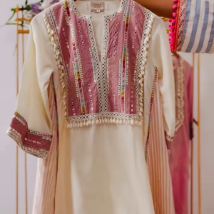 1176-4.png Women’s Baby Pink Beaded Kurti with Shell Accents – Premium Embroidered Ethnicwear for Boutique Collections
