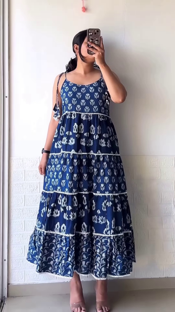 1177-4.png Women’s Leaf-Print Green Maxi Dress with Smocked Bodice and Tiered Skirt – Elegant Casualwear from Summer Portrait Series