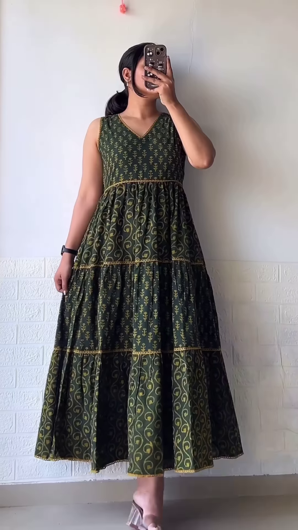 1177-7.png Women’s Leaf-Print Green Maxi Dress with Smocked Bodice and Tiered Skirt – Elegant Casualwear from Summer Portrait Series
