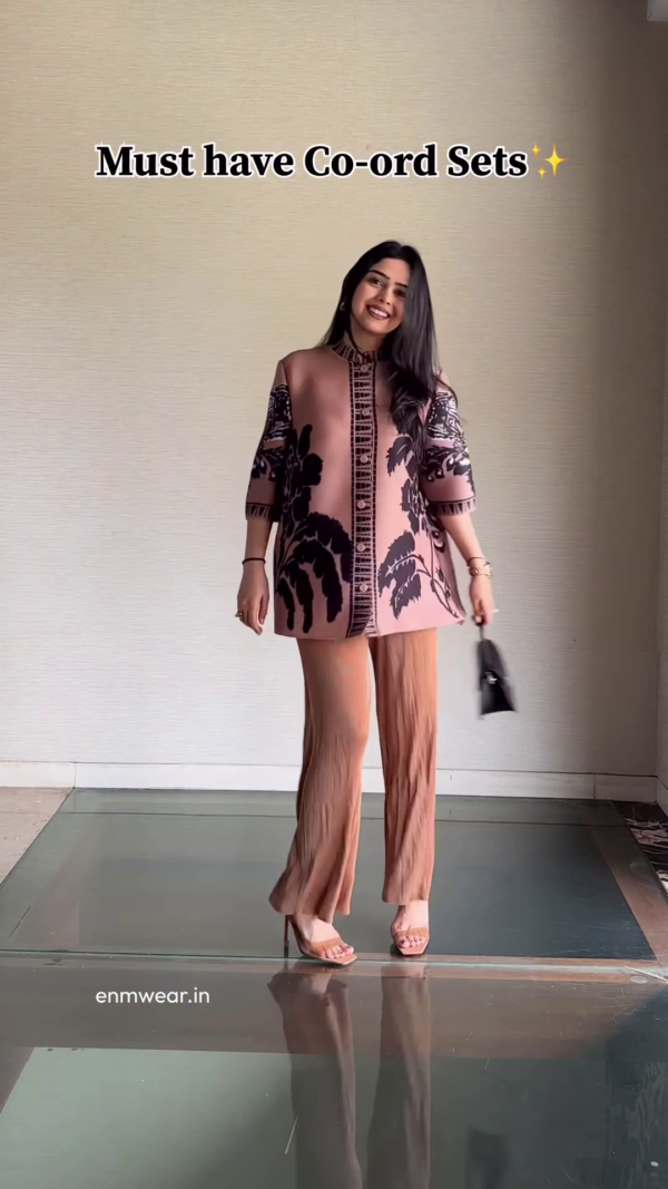 1193-2.png Women’s Green Floral Long Top with Black Wide-Leg Pants & Beige Sling Bag – Indo-Western Streetwear Ensemble for Everyday Styling