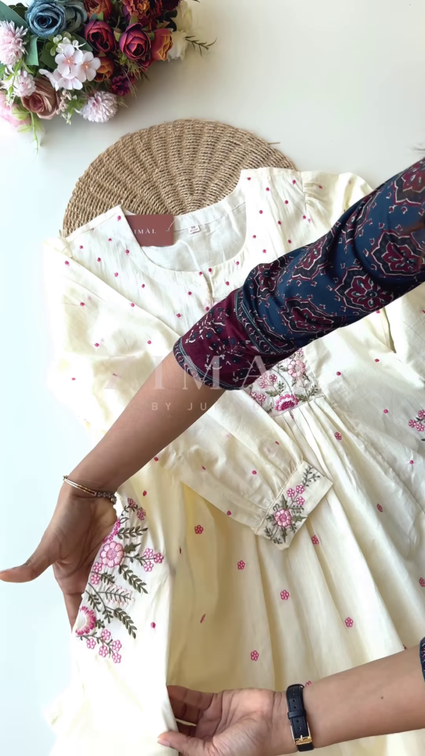 1200-5.png Women’s Light Green Floral Embroidered Long Kurti – Pastel Ethnicwear with White-Pink Motifs & Sleeve Detailing
