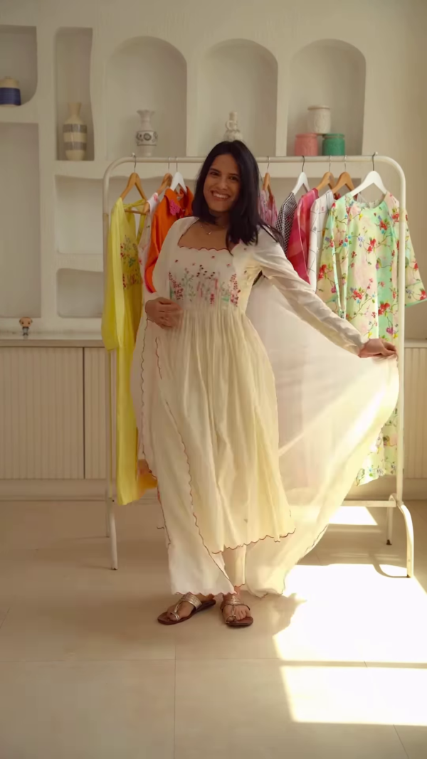 Women’s White Floral Embroidered Long Dress with Scalloped Neckline & Hem – Boutique Ethnicwear with Flowing Silhouette