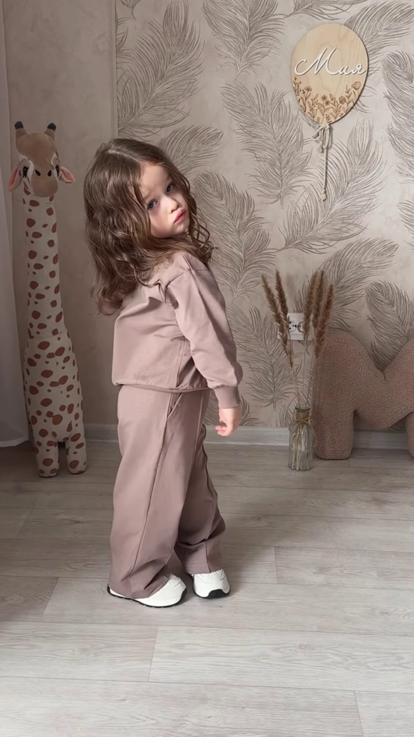 1207-5.png Kids’ Light Brown Co-Ord Set with Long Sleeves & White Sneakers – Neutral-Tone Outfit Styled with Giraffe Plush & Personalized Decor