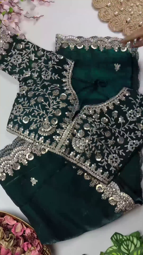 Grand Maroon Velvet Saree Set with Floral Zari jaal
