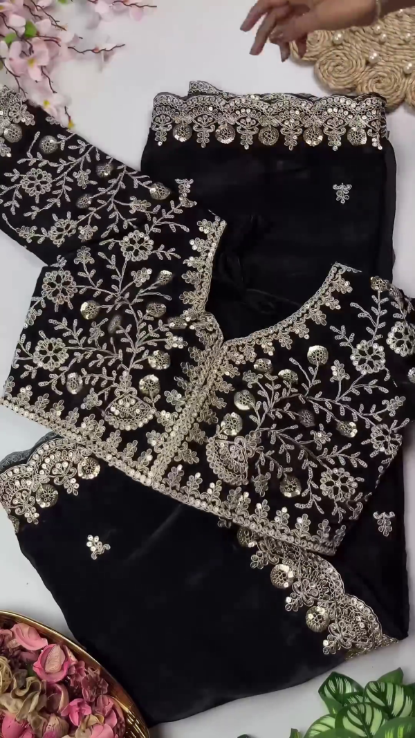 Grand Maroon Velvet Saree Set with Floral Zari jaal