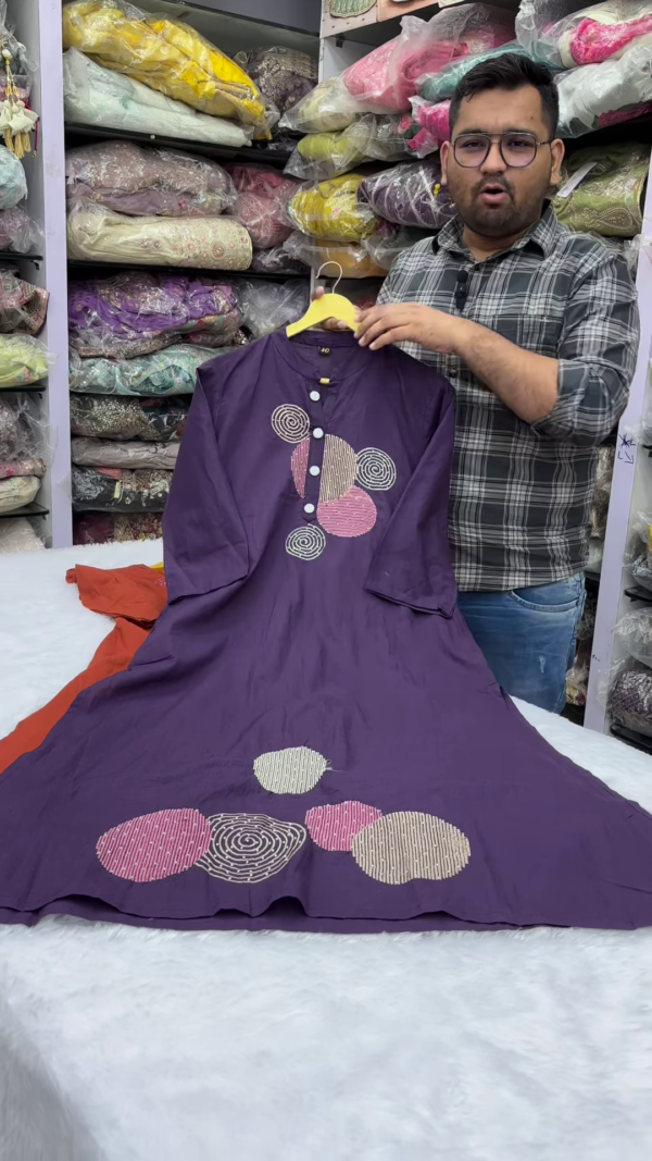 Cream Hand-Painted Floral Kurti with Pant – Elegant Ethnic Wear Set