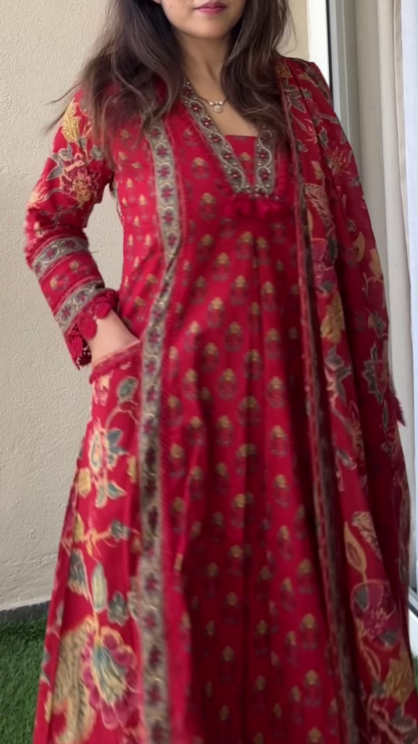 Vintage Bohemian Red Cotton Suit – A Blend of Tradition & Artistry