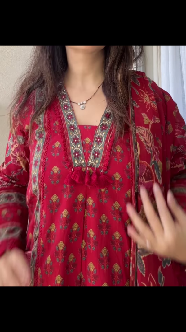 Vintage Bohemian Red Cotton Suit – A Blend of Tradition & Artistry
