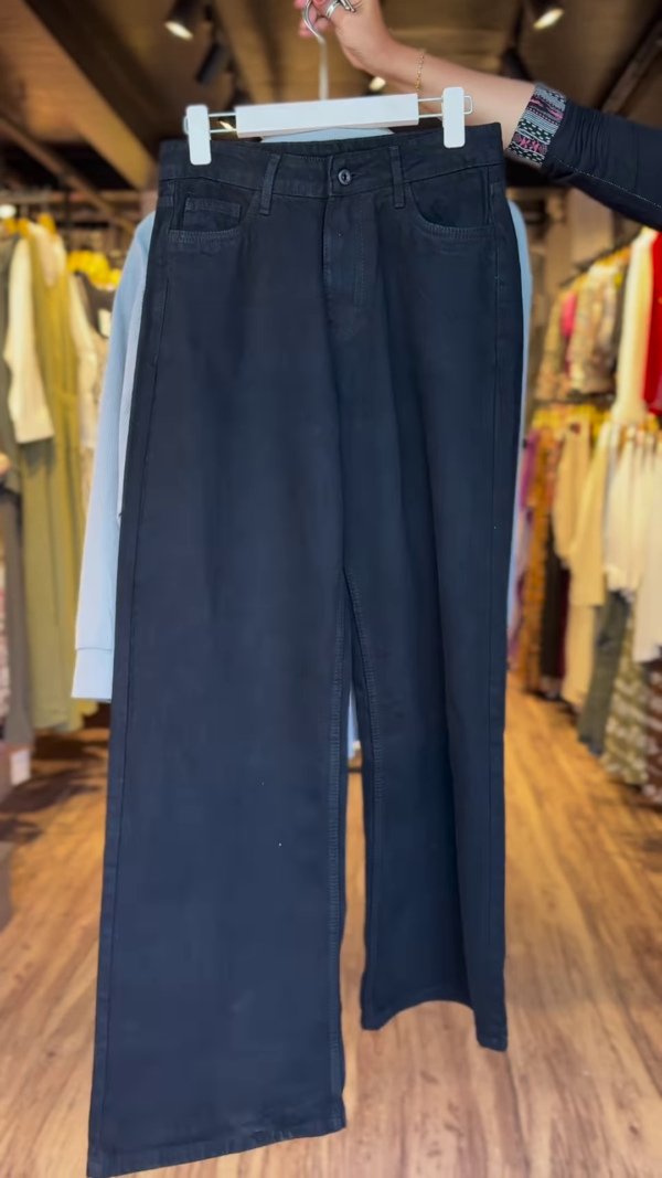 Dusty Blue Oversized Shirt with Black Inner Tank & Wide-Leg Pants – 3-Piece Co-Ord Set