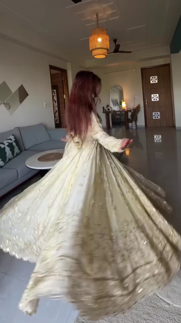 7002-2.png Ivory Luminescence: Scalloped Zari Anarkali Gown