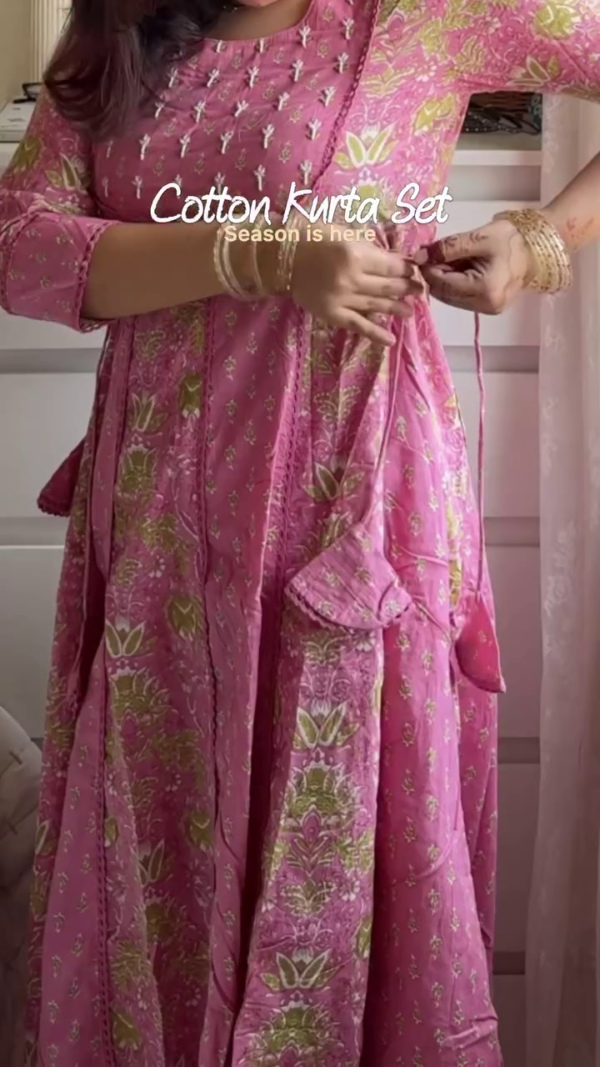 Orchid Grace: Floral Printed Cotton Alia-Cut Kurta Set
