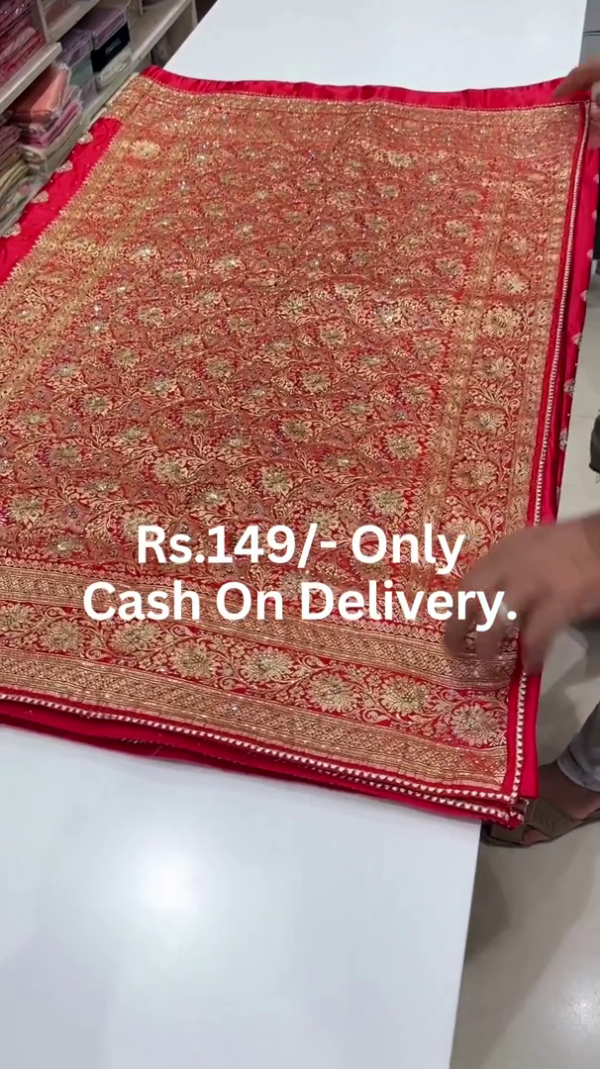 8016-3.png Crimson Heritage: Woven Banarasi Silk Festive Saree